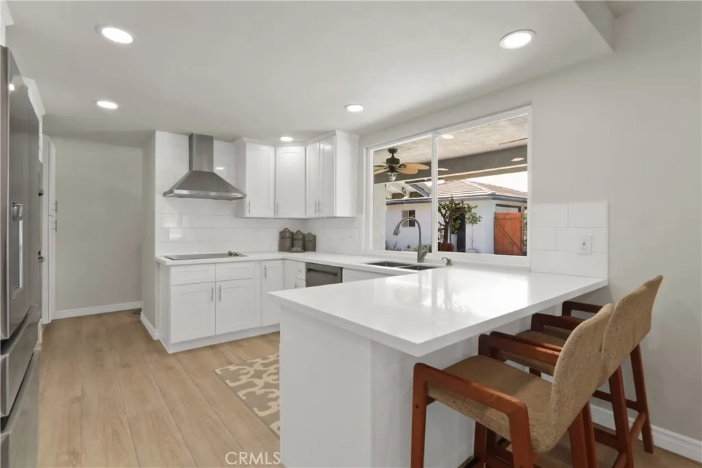 1414 E Laurel