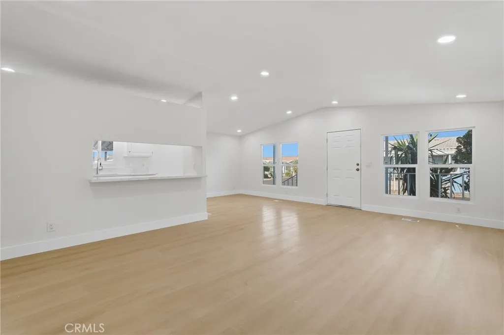3530 Damien #141