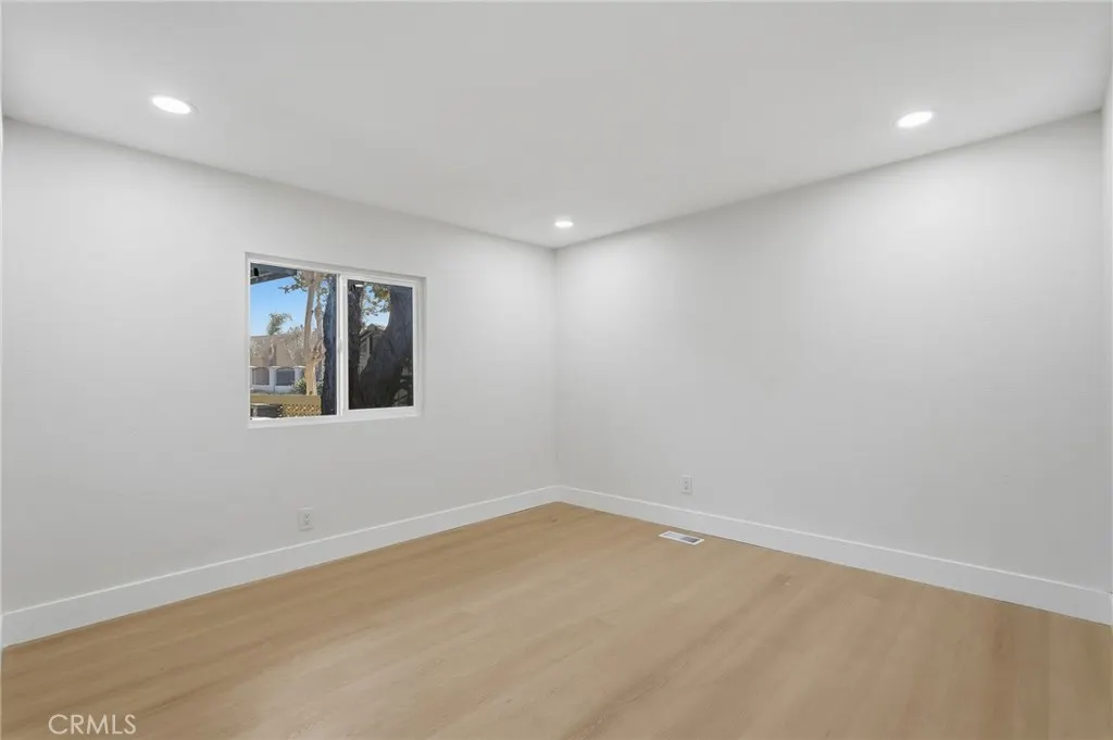 3530 Damien #141