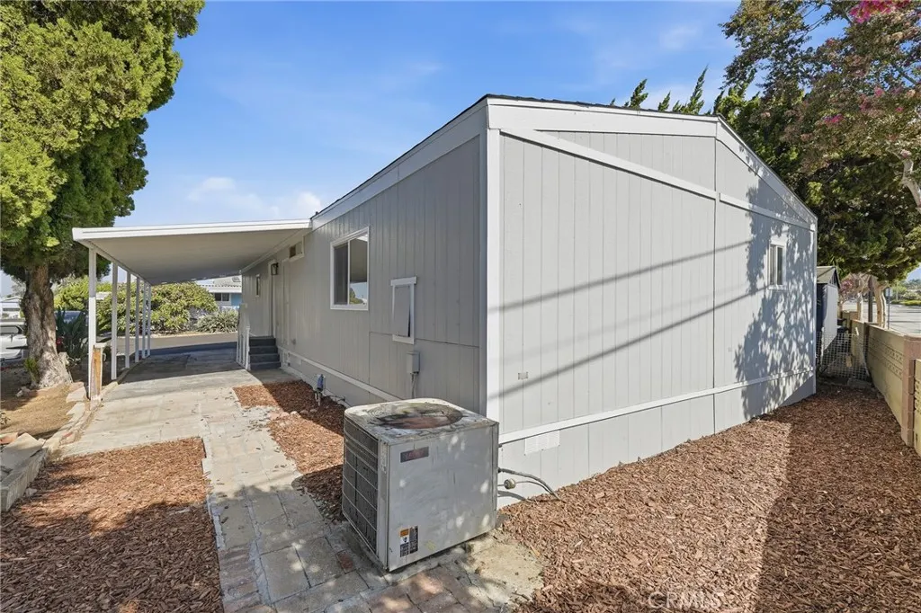 3530 Damien #141