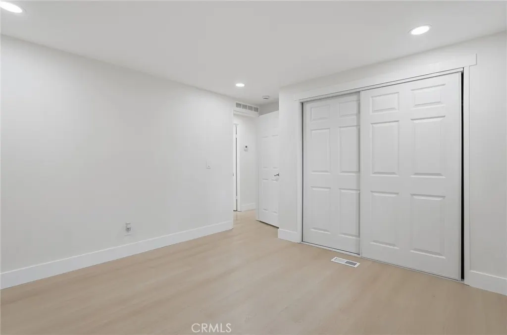 3530 Damien #141