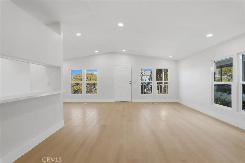 3530 Damien #141