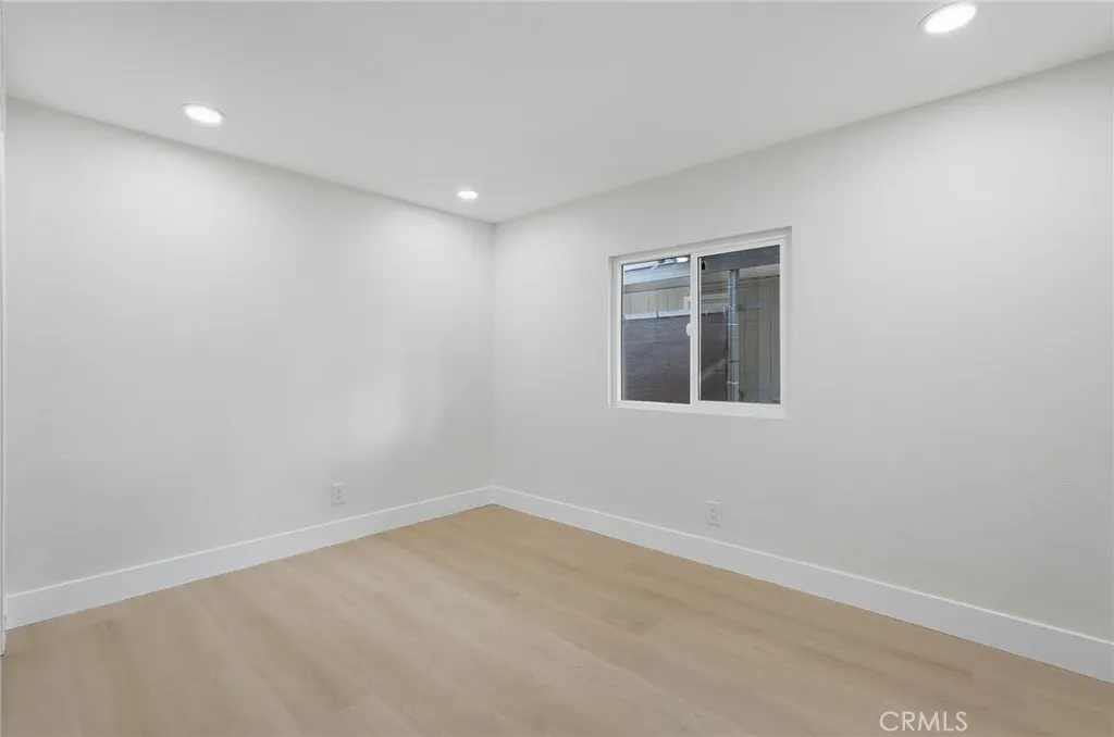 3530 Damien #141