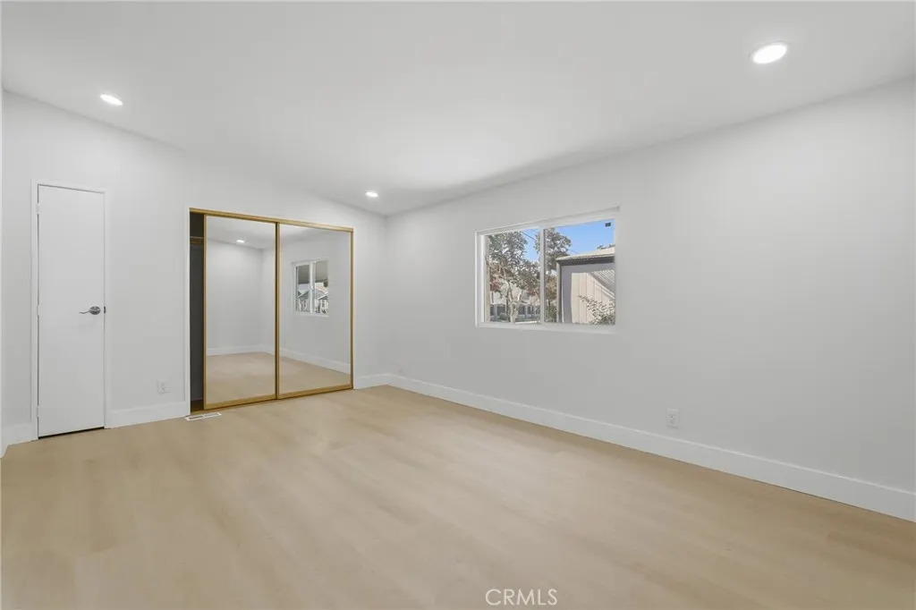 3530 Damien #141