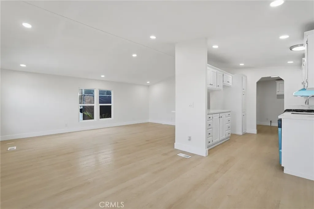 3530 Damien #141