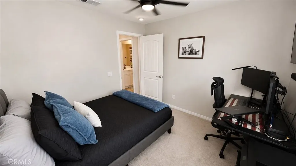 3144 E Mt Rainier