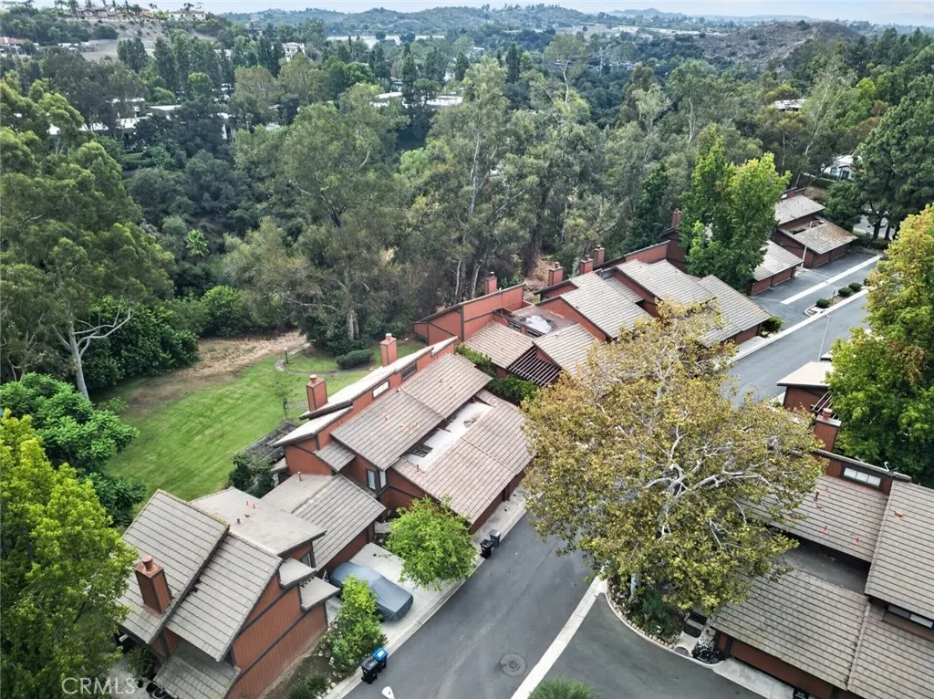 130 E Via Vaquero