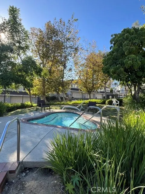 1005 Lakeview