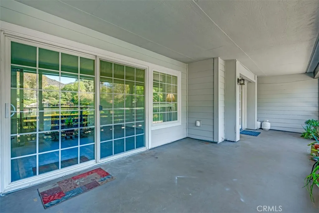 1005 Lakeview