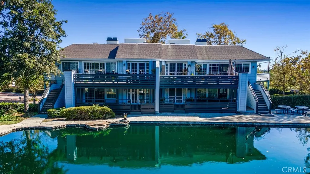 1005 Lakeview