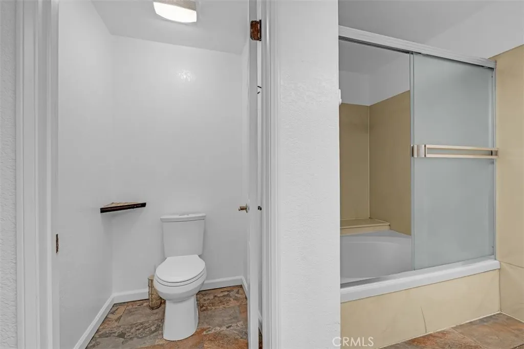 1005 Lakeview