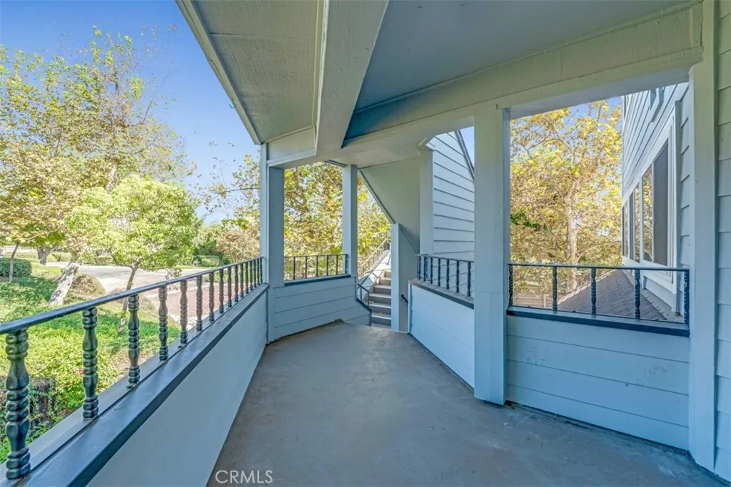 1005 Lakeview