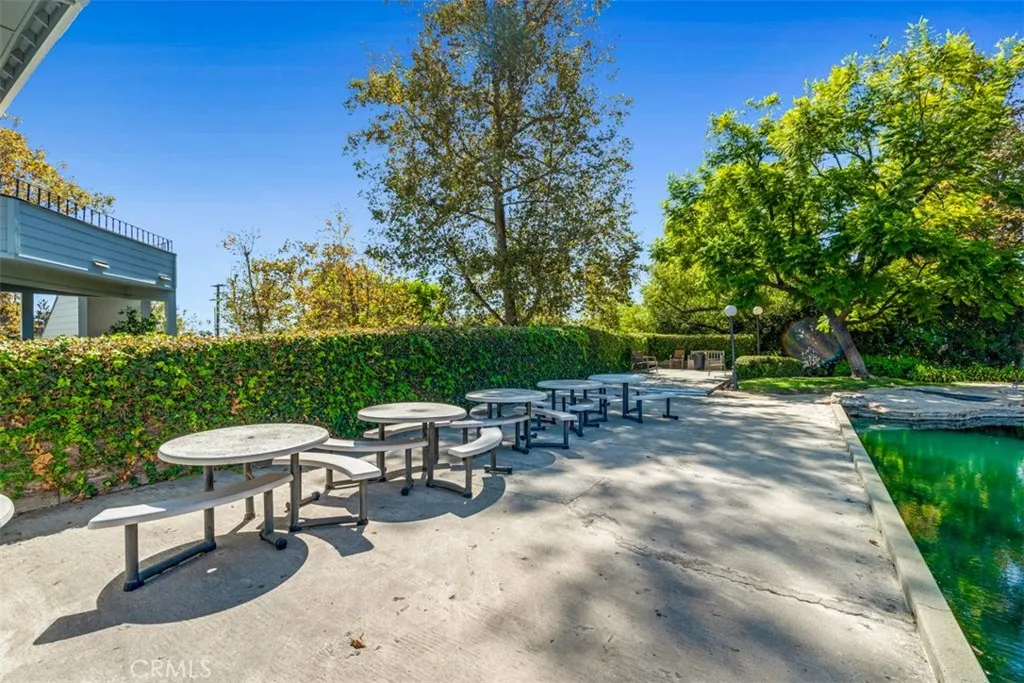 1005 Lakeview