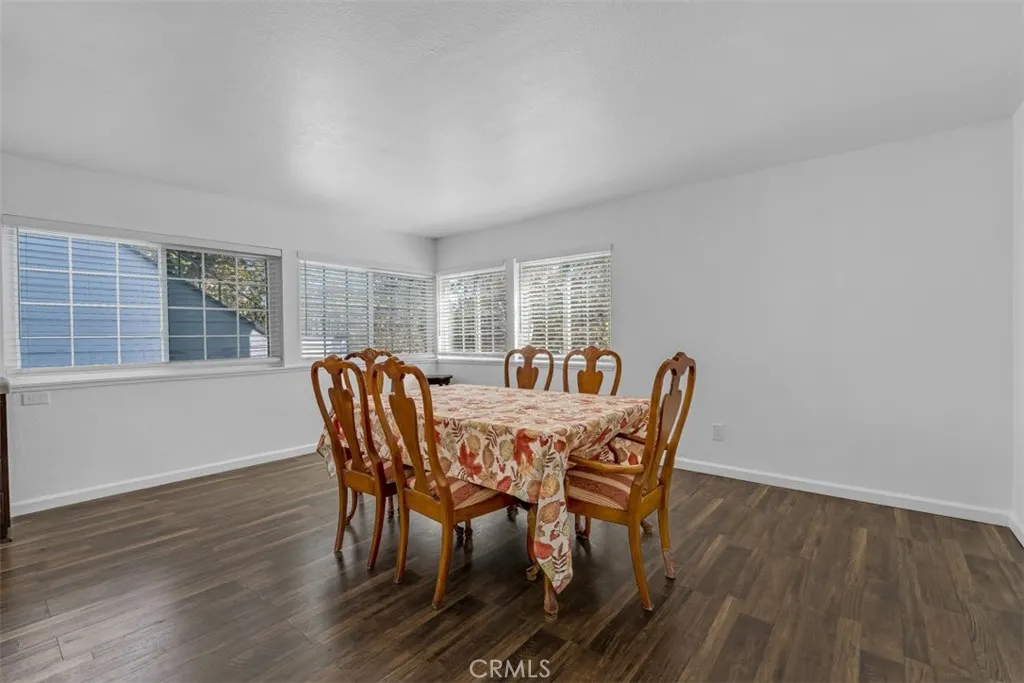 1005 Lakeview
