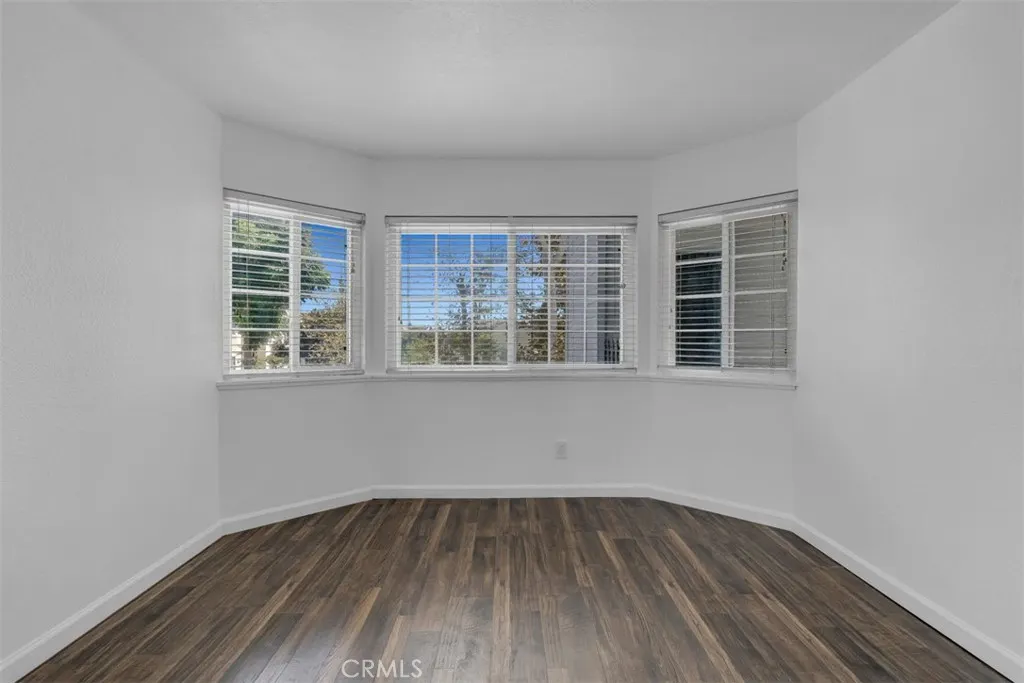 1005 Lakeview