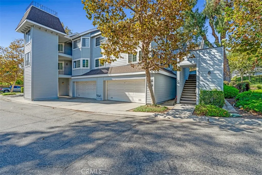 1005 Lakeview