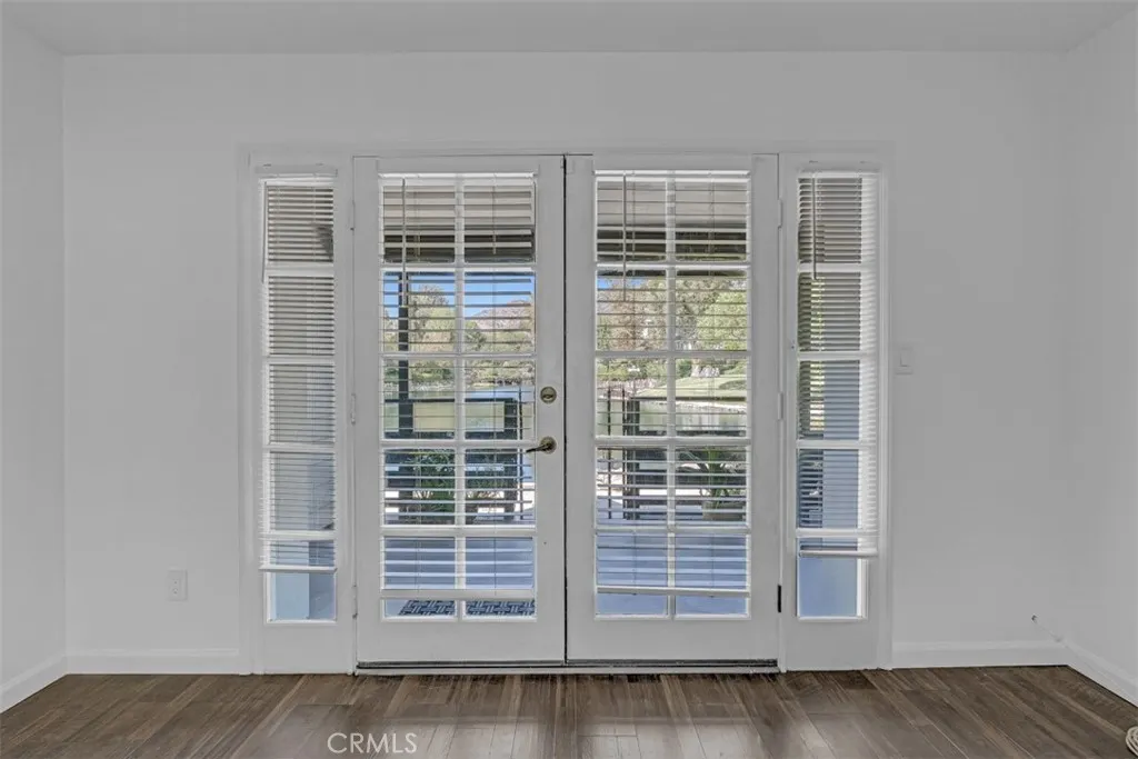 1005 Lakeview