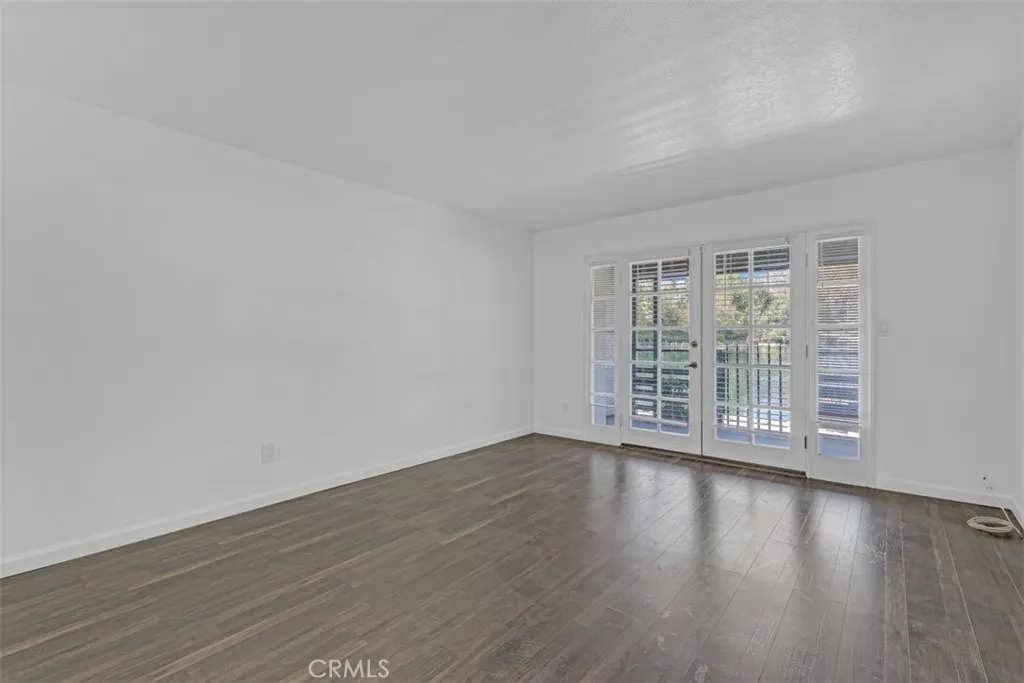 1005 Lakeview