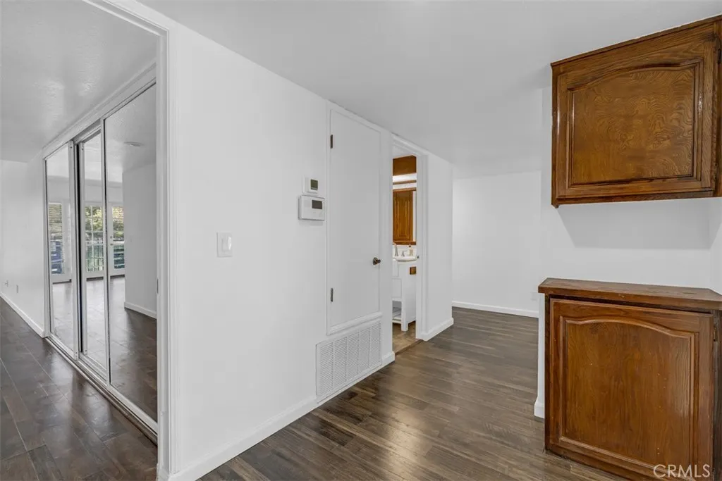 1005 Lakeview