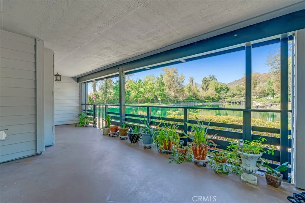 1005 Lakeview