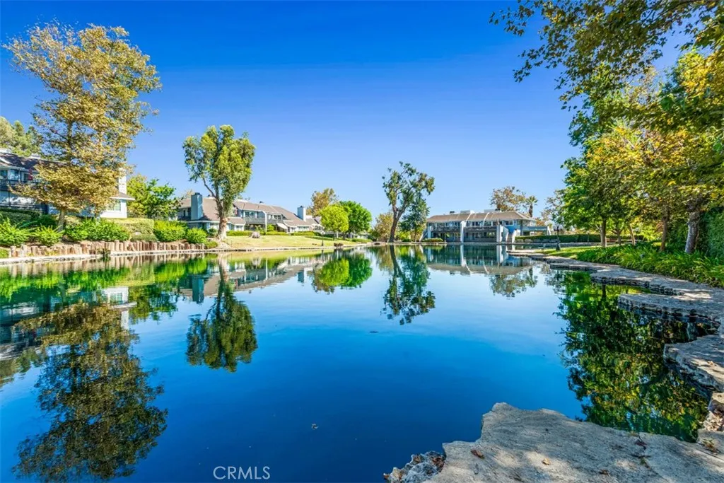 1005 Lakeview