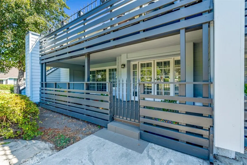 1005 Lakeview