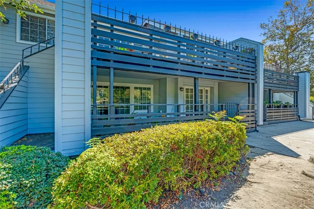 1005 Lakeview