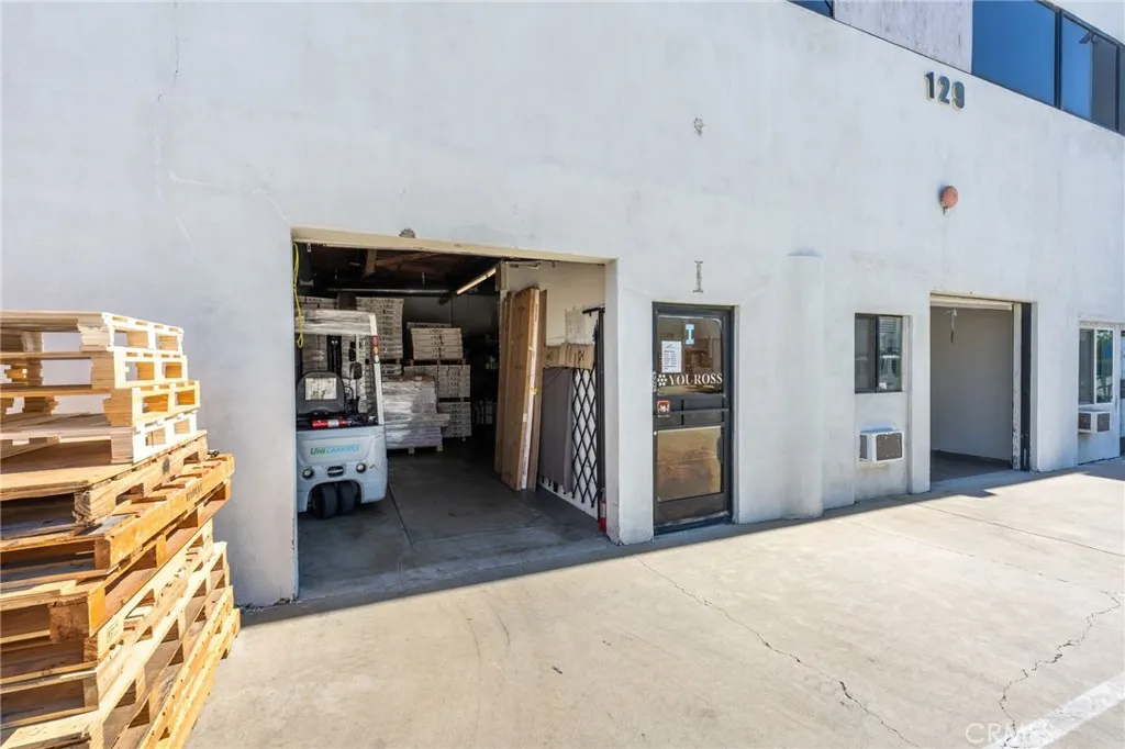 129 S 8th