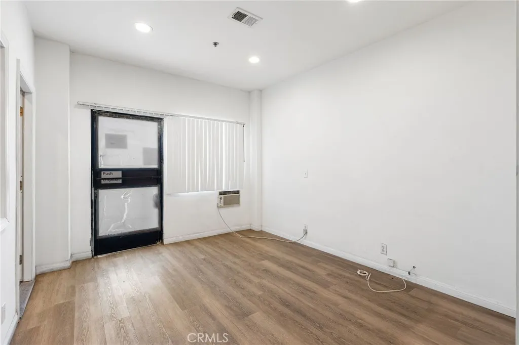 129 S 8th