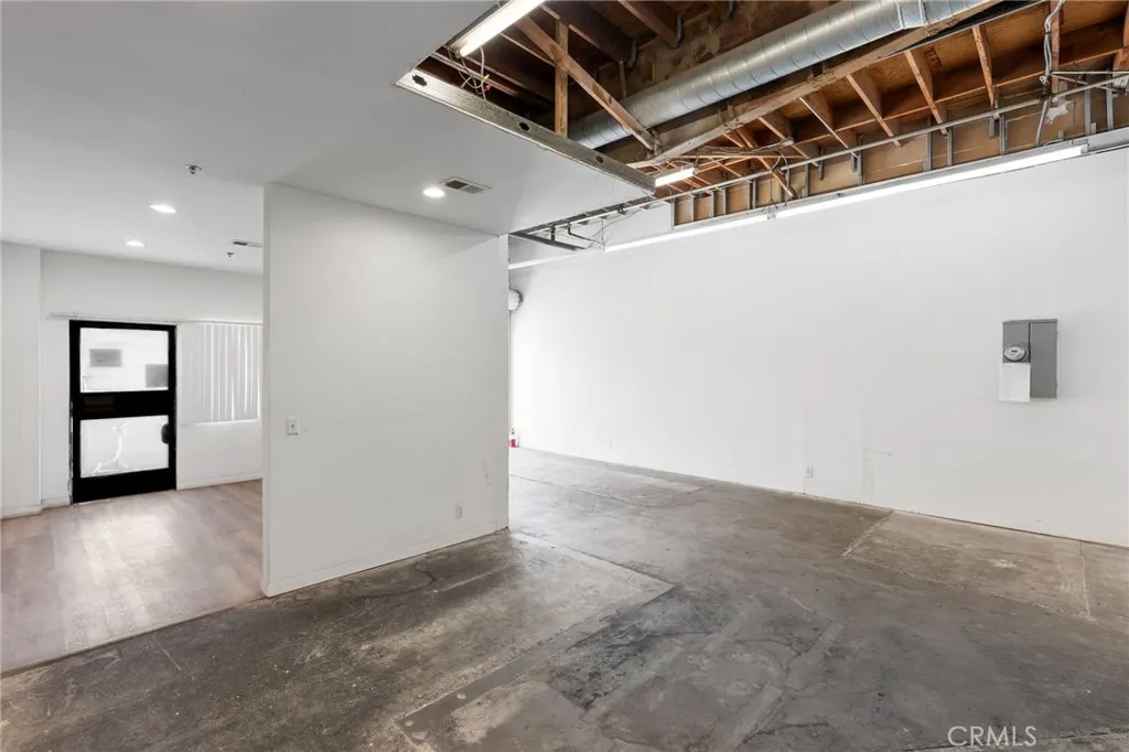 129 S 8th