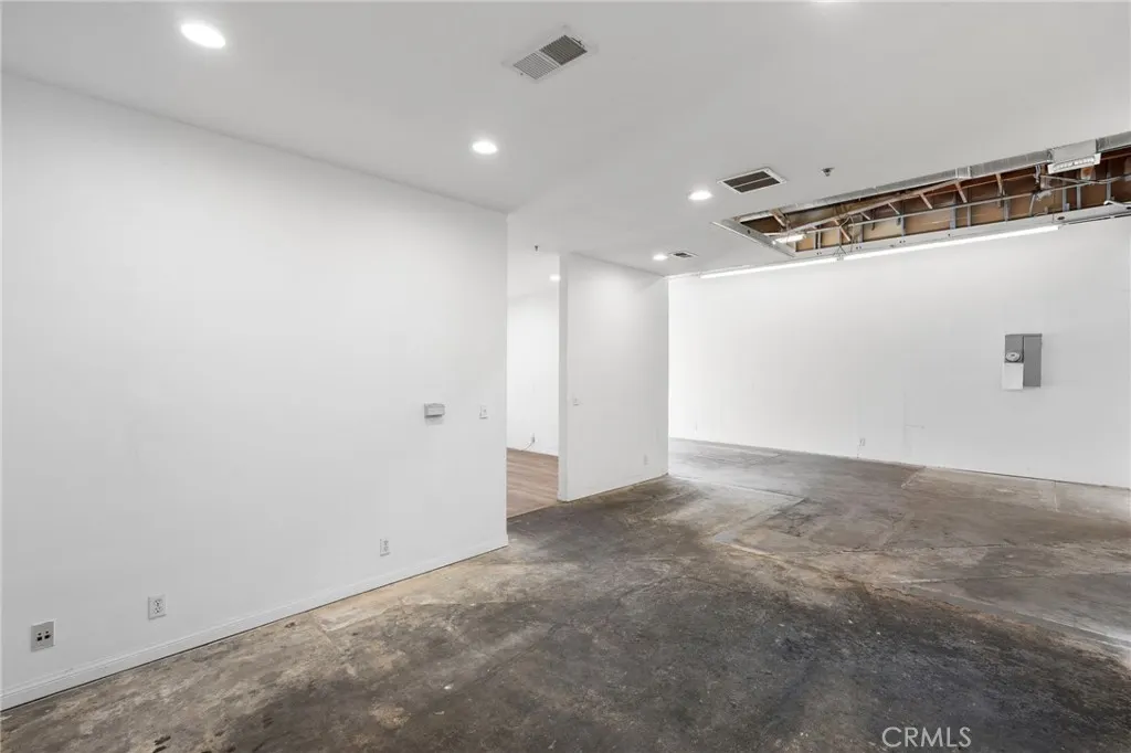 129 S 8th