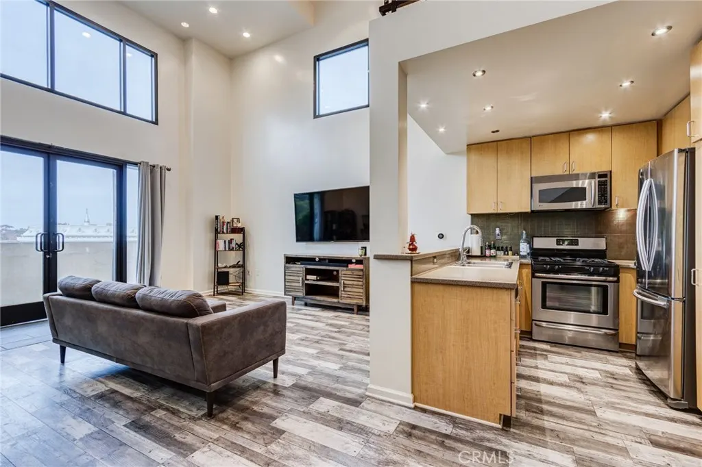 101 W Mission #327