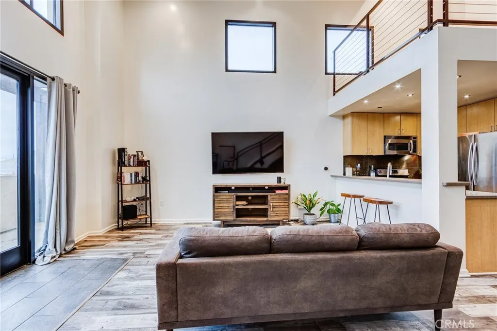 101 W Mission #327