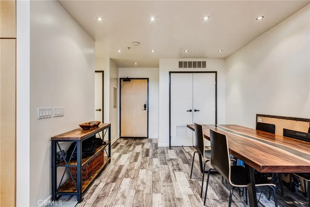 101 W Mission #327