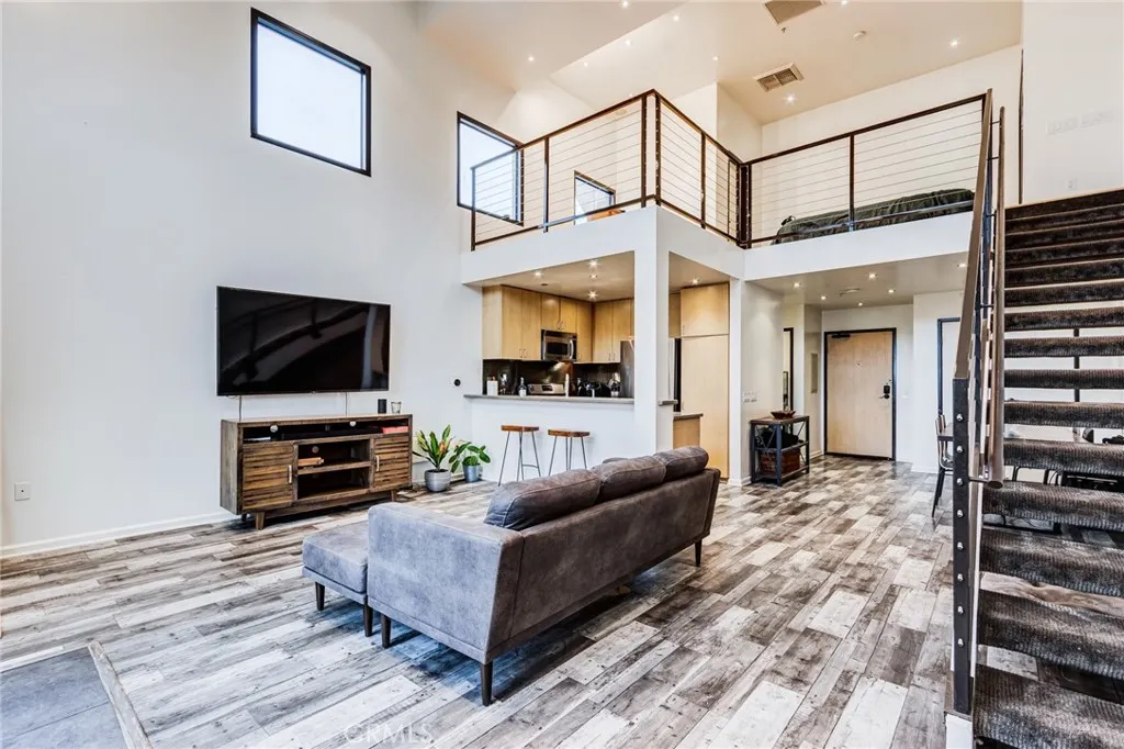 101 W Mission #327