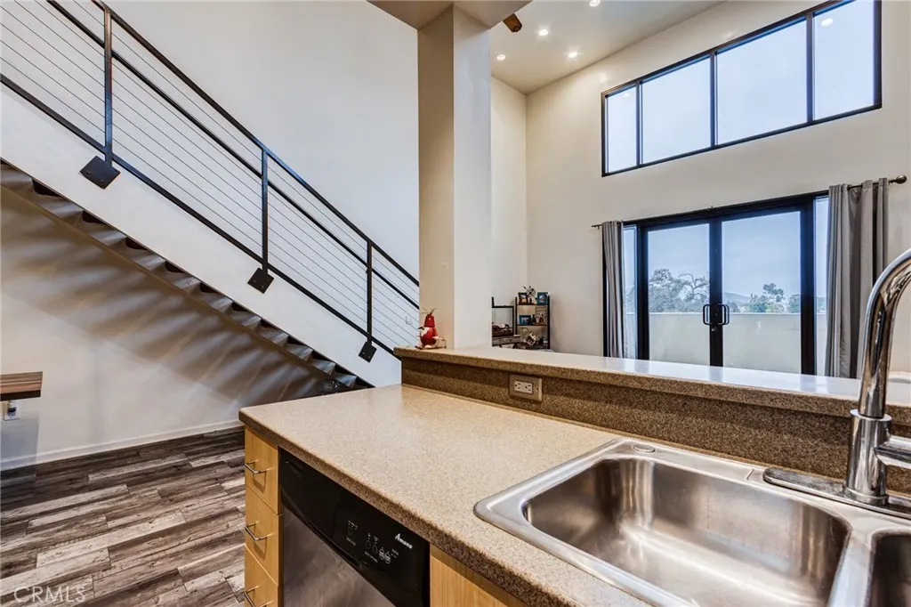 101 W Mission #327