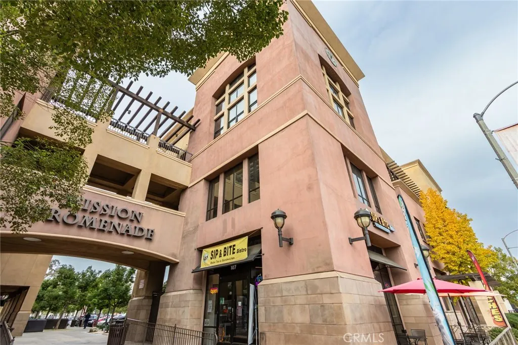 101 W Mission #327