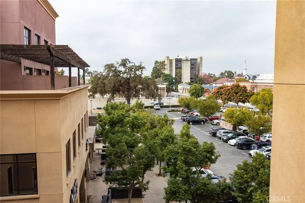 101 W Mission #327