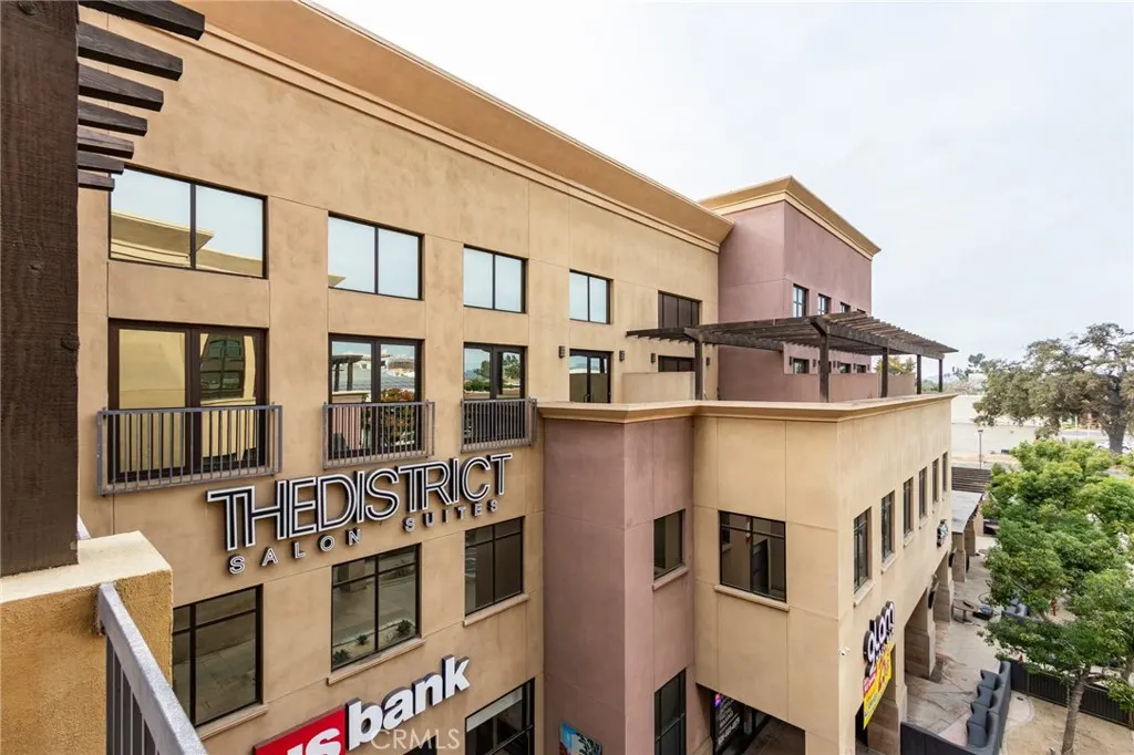 101 W Mission #327