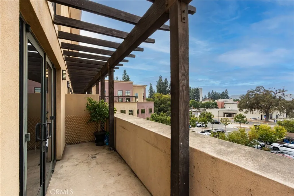 101 W Mission #327