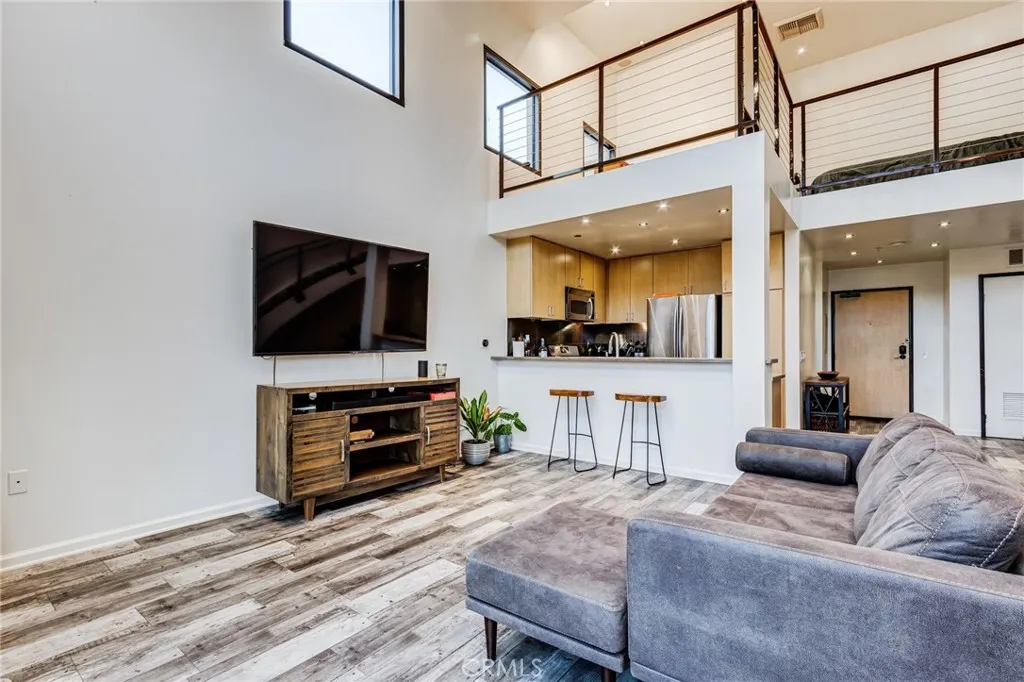 101 W Mission #327