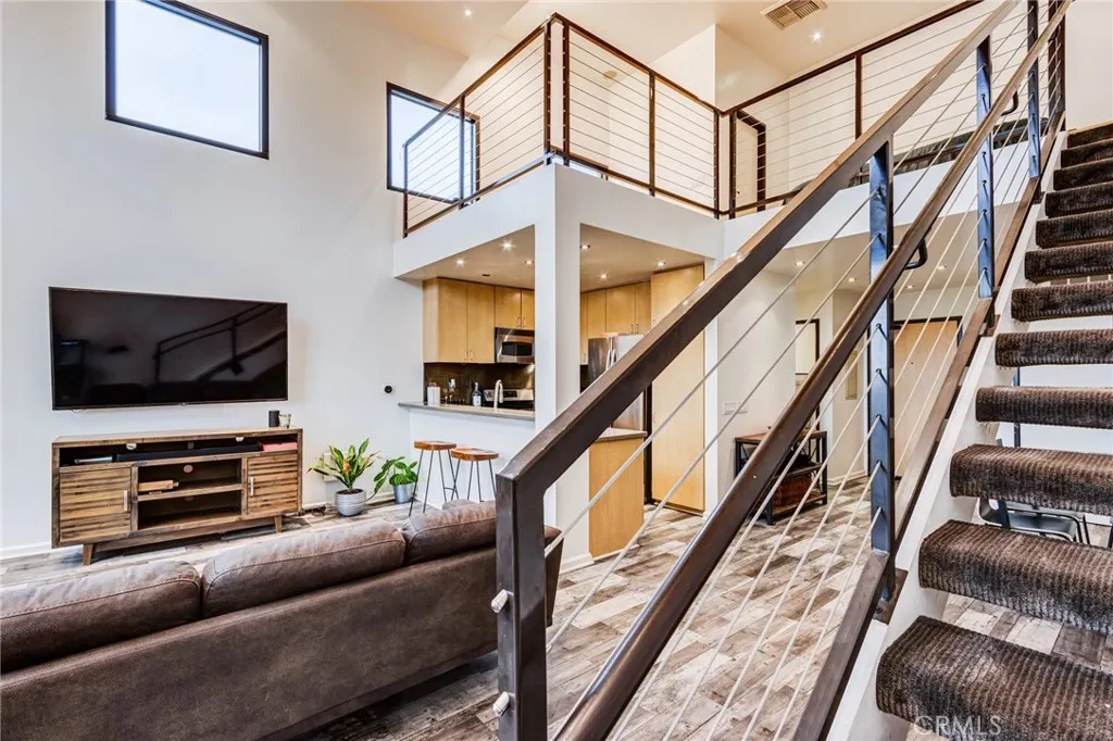 101 W Mission #327