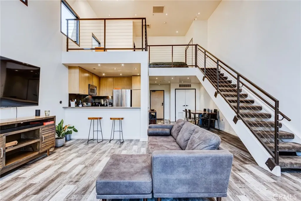 101 W Mission #327