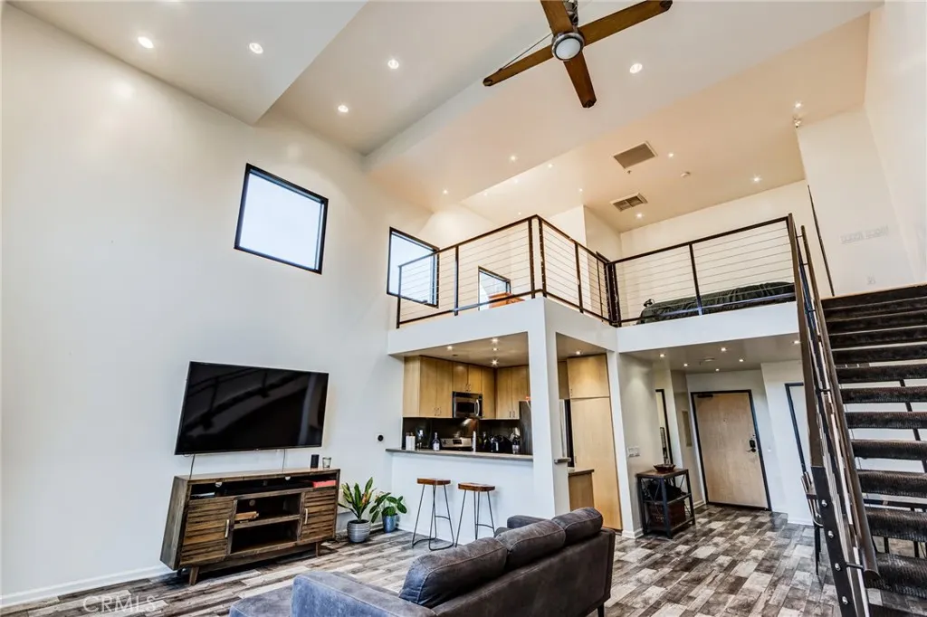 101 W Mission #327