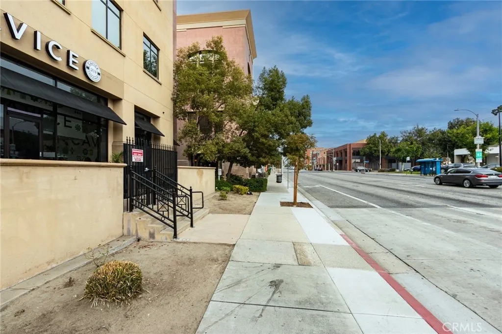 101 W Mission #327