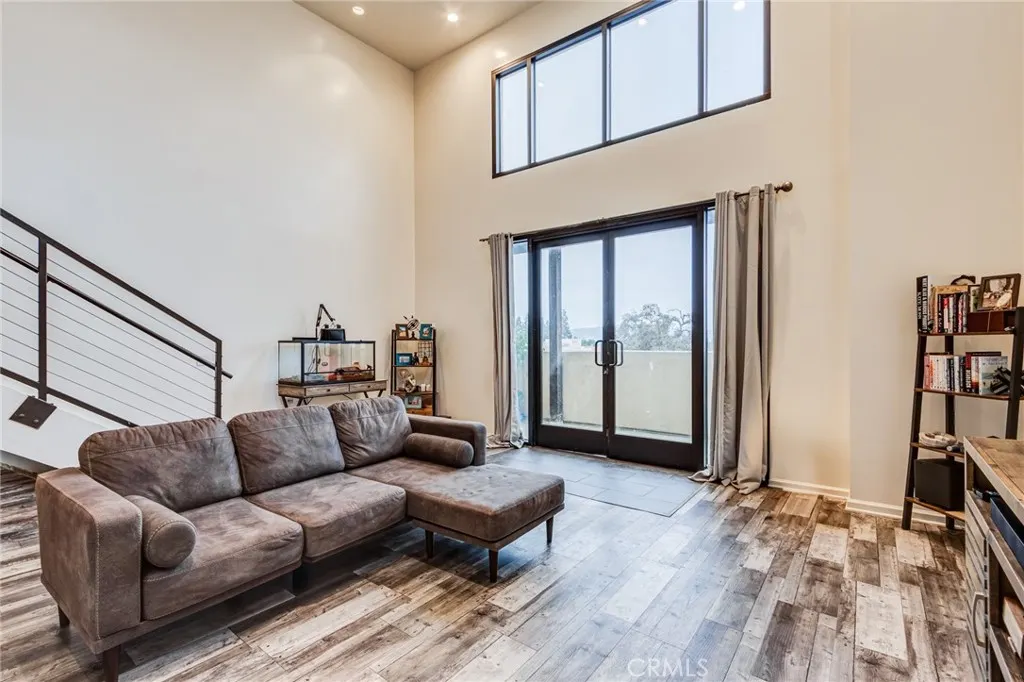 101 W Mission #327