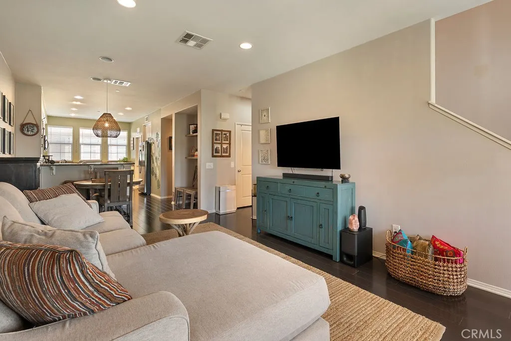 821 E Cassia #E
