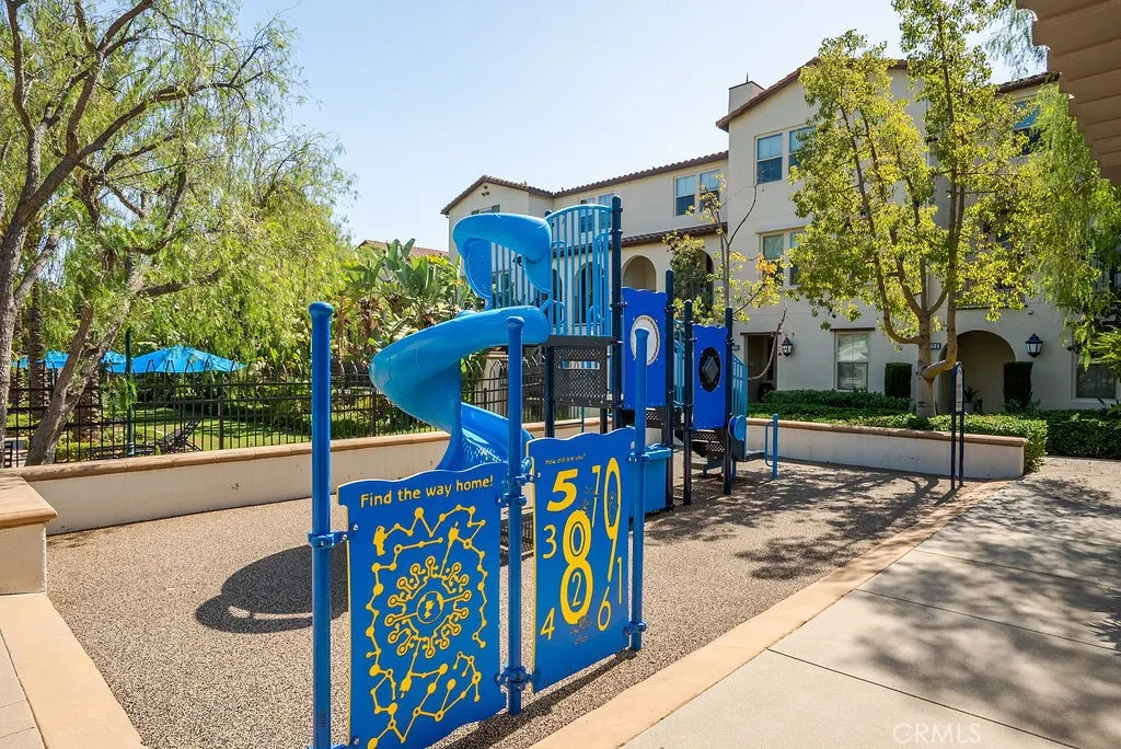 821 E Cassia #E