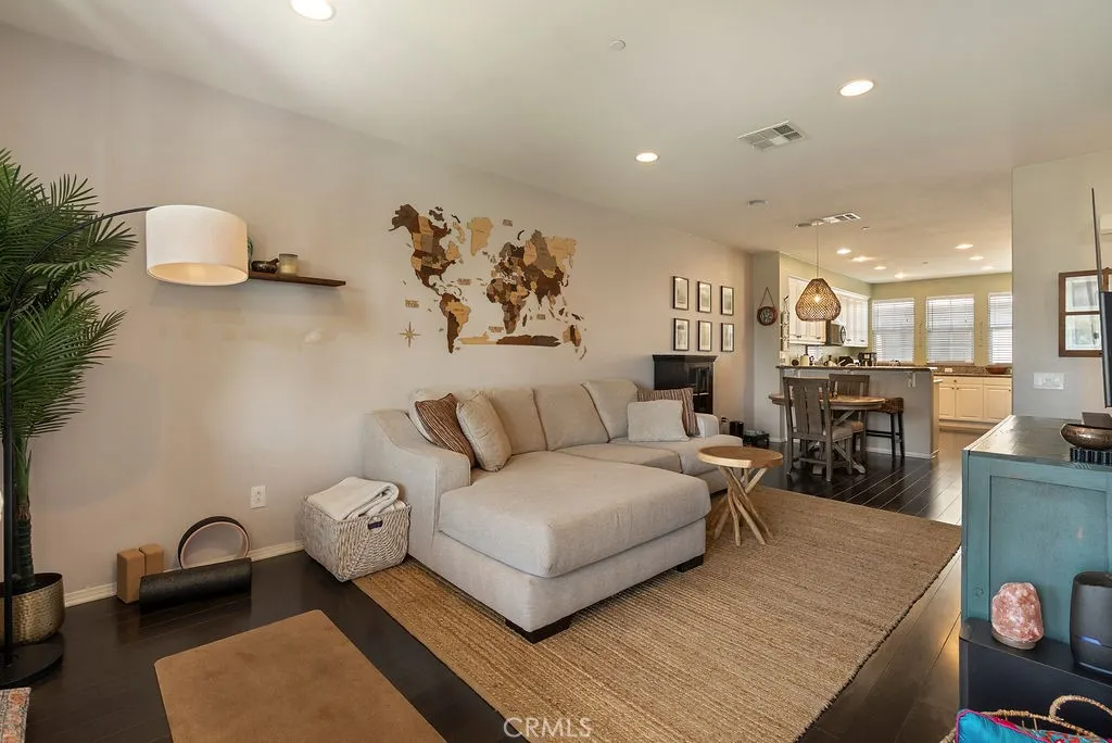 821 E Cassia #E