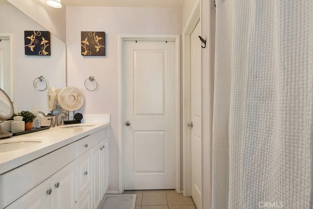 821 E Cassia #E